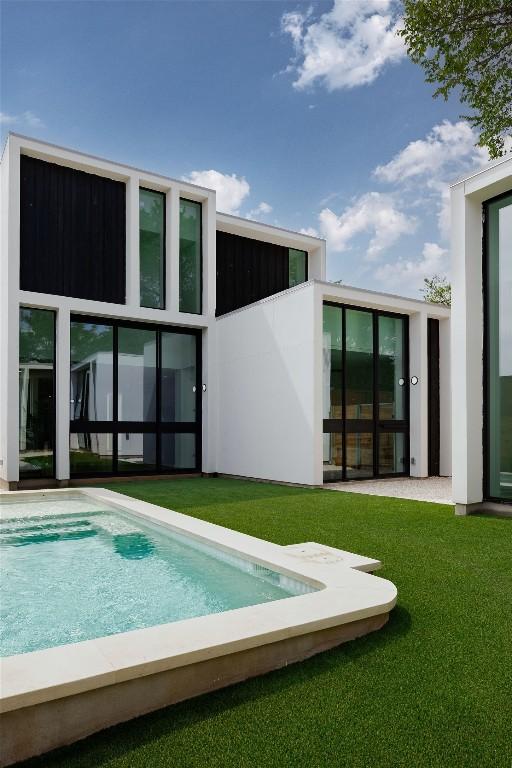 2114 Lawnmont Ave, Austin, TX 78756 - outdoor pool featuring a yard