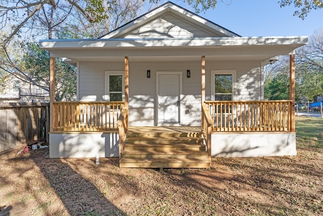 view of front of property featuring a porch