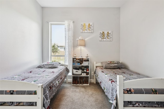 bedroom featuring carpet floors