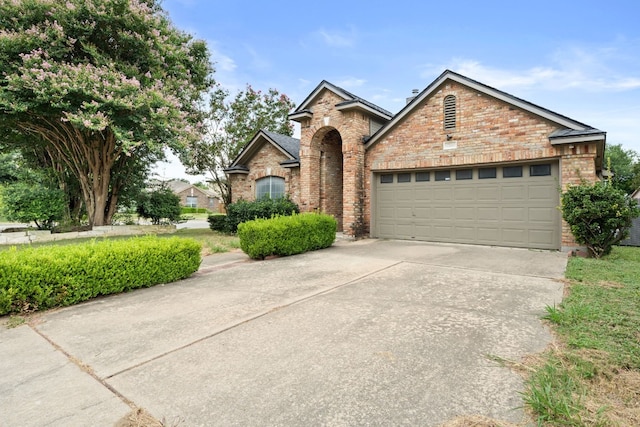 view of front facade featuring a garage