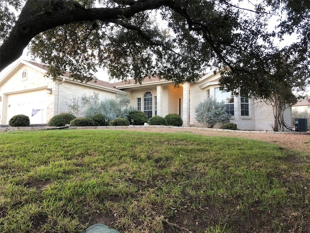 Listing photo 3 for 3704 Bunyan Cir, Lago Vista TX 78645