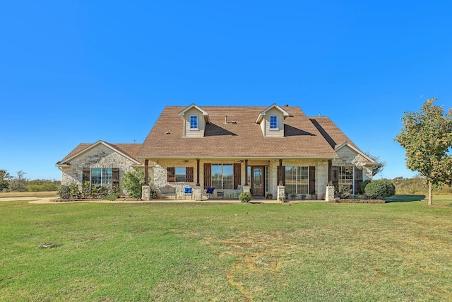 view of front of house featuring a front yard