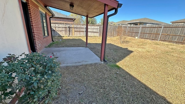 view of yard featuring a patio