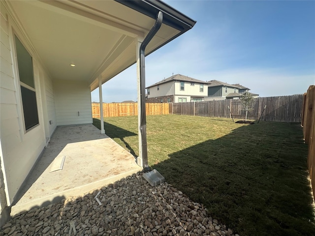 view of yard featuring a patio area