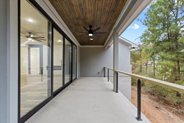 balcony featuring ceiling fan