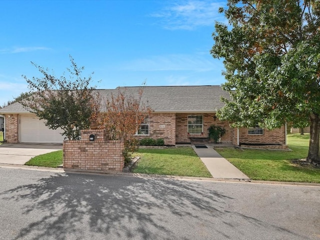 810 Cottonwood Dr, Burnet, TX 78611 - photo 1