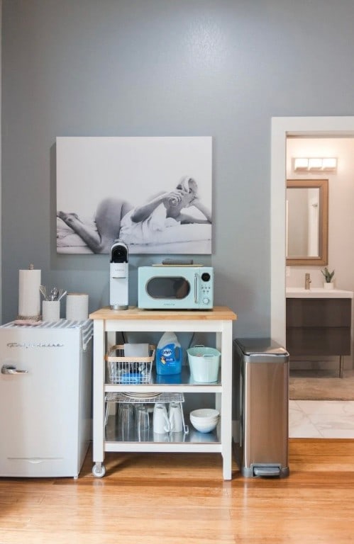 interior details with hardwood / wood-style flooring