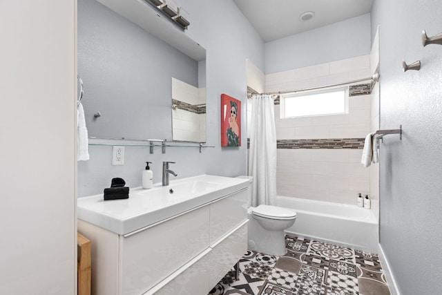 7611 Providence Ave Unit A, Austin, TX 78752 - full bath with vanity and shower / bath combo
