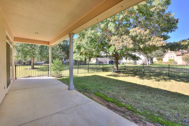 view of yard featuring a patio