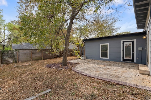 view of yard with a patio area