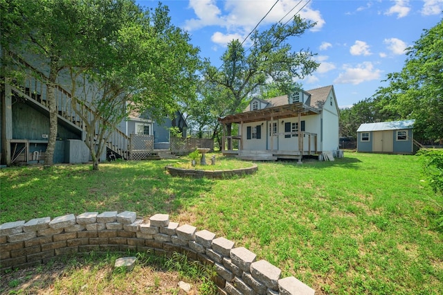 view of yard with a storage shed