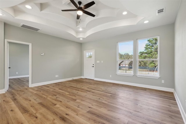 109 Creekside Dr, Bastrop, TX 78602 - unfurnished room featuring recessed lighting, light wood finished floors, a ceiling fan, and baseboards