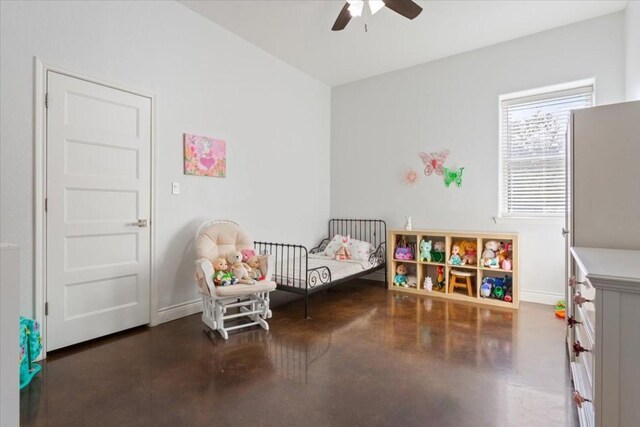 bedroom with ceiling fan