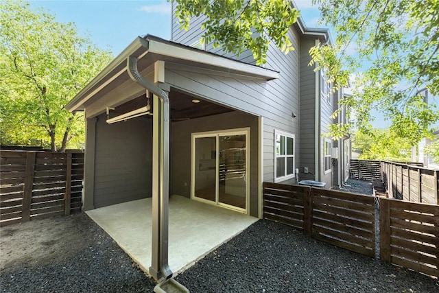 1211 Cometa St Unit B, Austin, TX 78721 - fenced backyard featuring a patio
