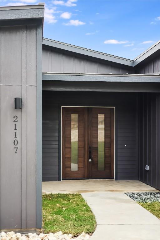 property entrance with a porch