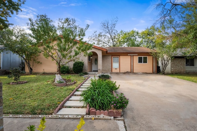 view of front of property with a front lawn