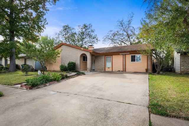 view of front of home with a front yard