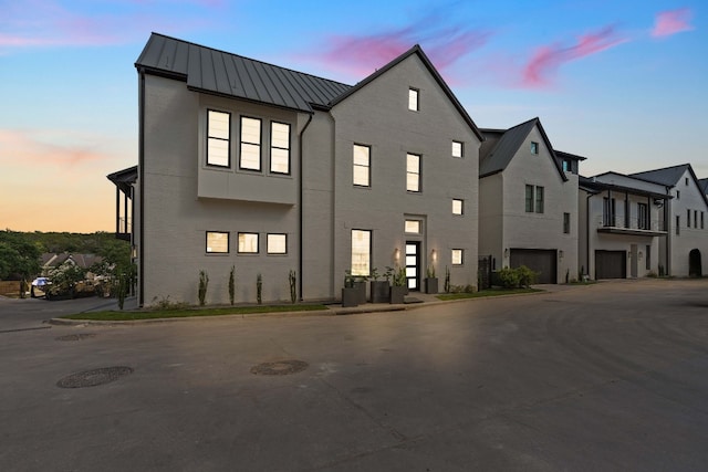 view of front of property featuring a garage