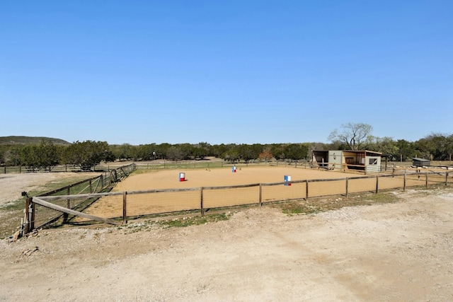 view of yard featuring a rural view