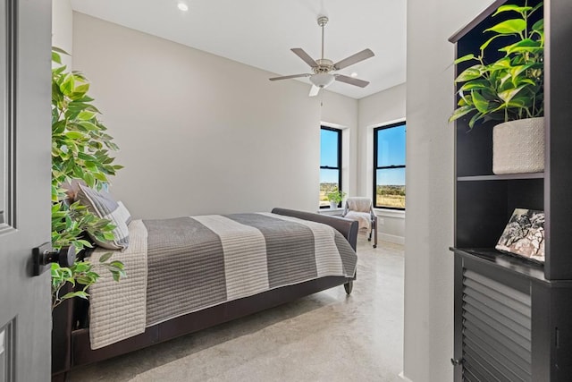 bedroom with ceiling fan