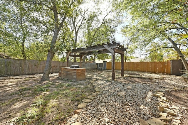 view of yard featuring a pergola