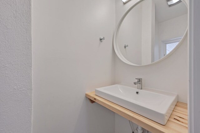 bathroom with sink