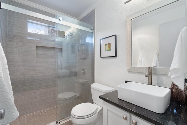 12809 Meehan Dr, Austin, TX 78727 - full bathroom featuring a tile shower, vanity, and crown molding