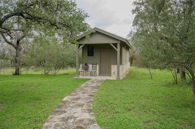 exterior space featuring a yard