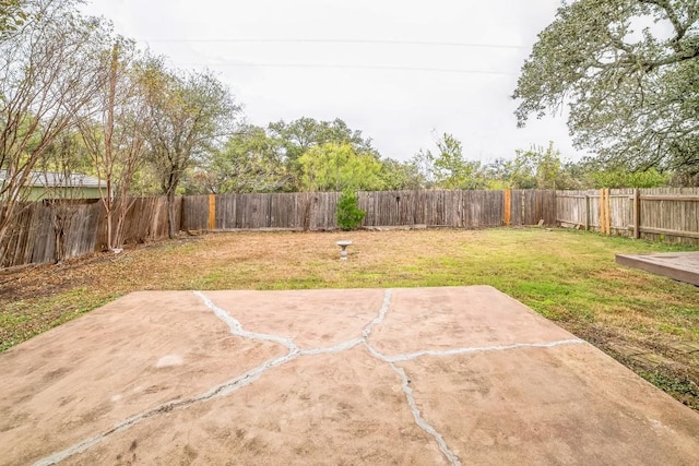 view of yard with a patio