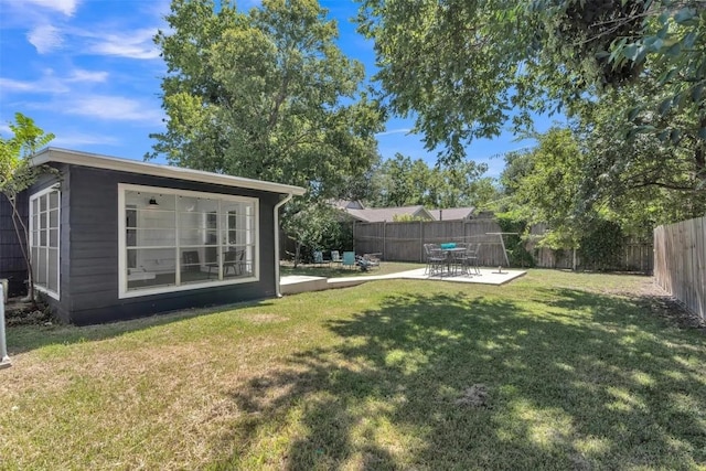 view of yard with a patio area