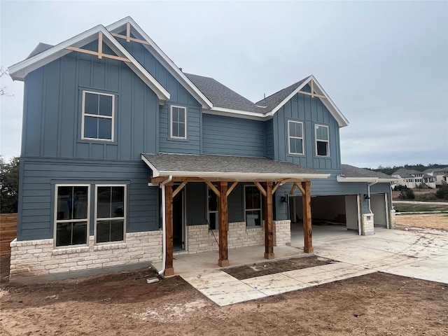 view of front facade featuring covered porch