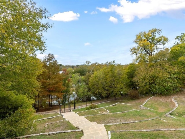 view of home's community featuring a rural view