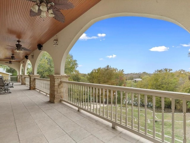 view of patio featuring ceiling fan