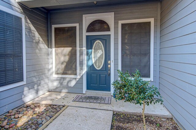 view of property entrance