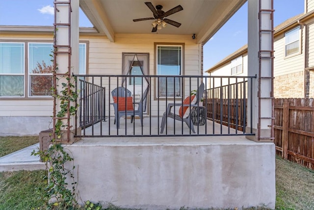 view of patio with ceiling fan and covered porch