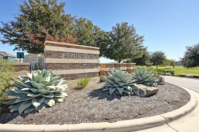 view of community / neighborhood sign