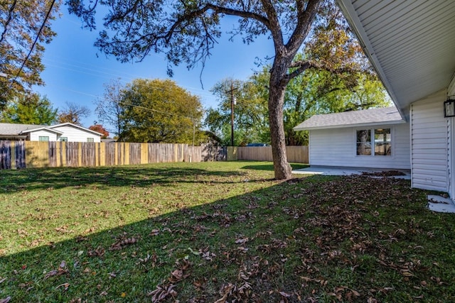 view of yard with a patio area