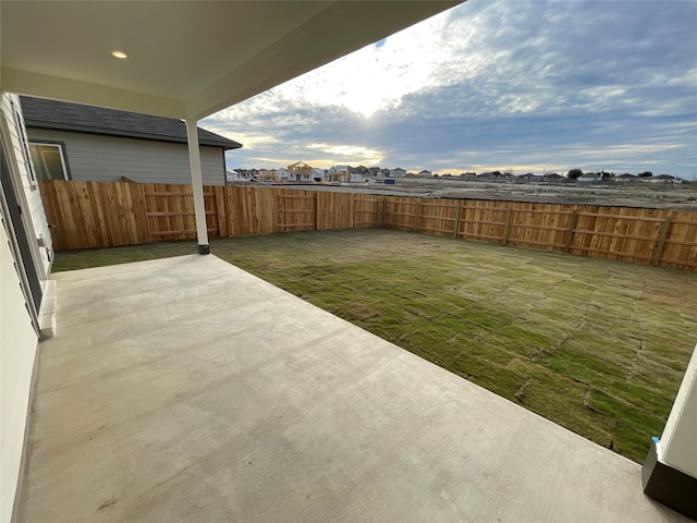 view of yard featuring a patio