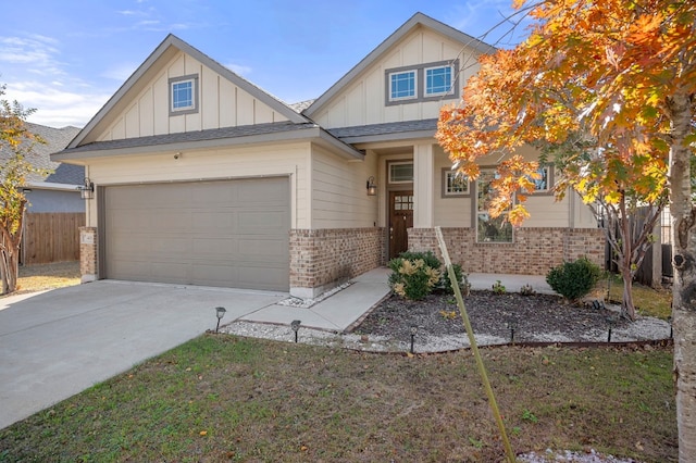 craftsman house featuring a garage