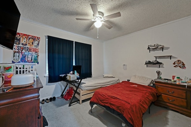 bedroom featuring ceiling fan and a textured ceiling