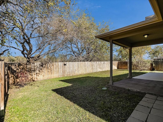 view of yard with a patio area