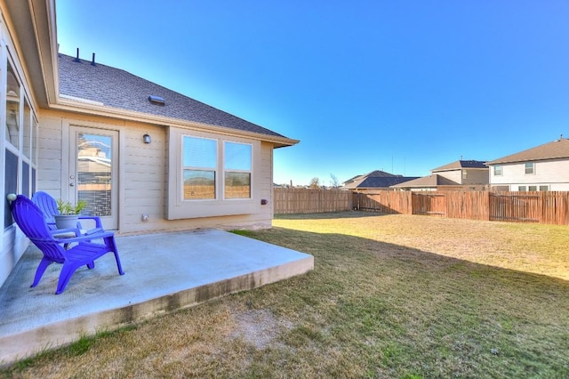 view of yard featuring a patio