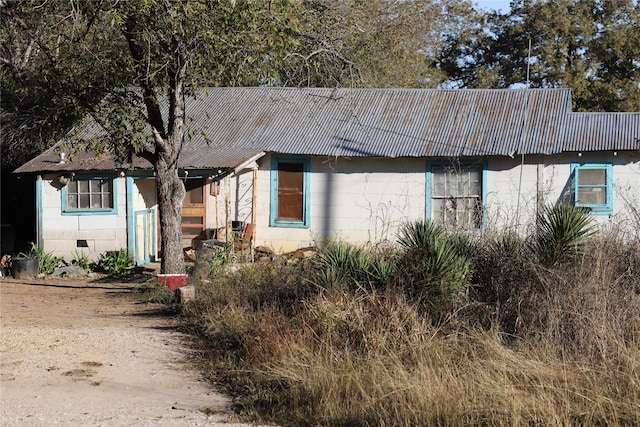 view of front of property