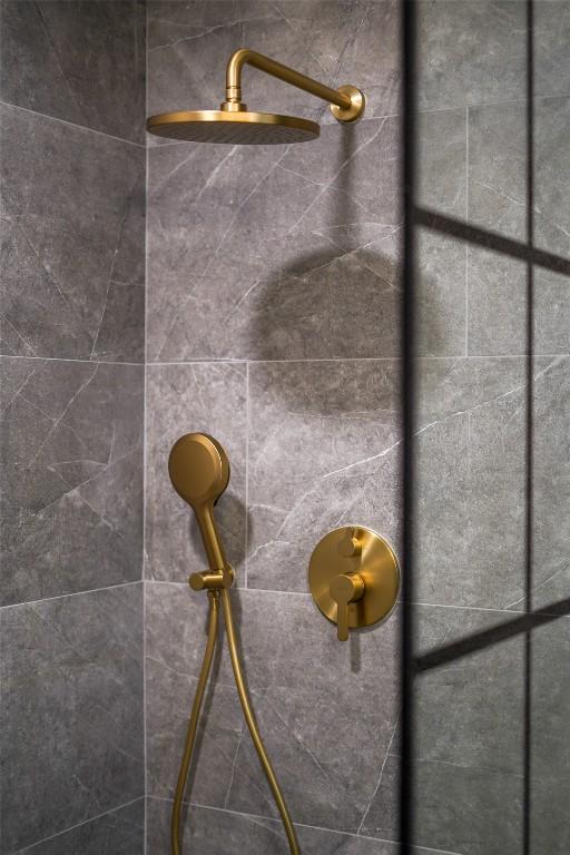 interior details with tiled shower