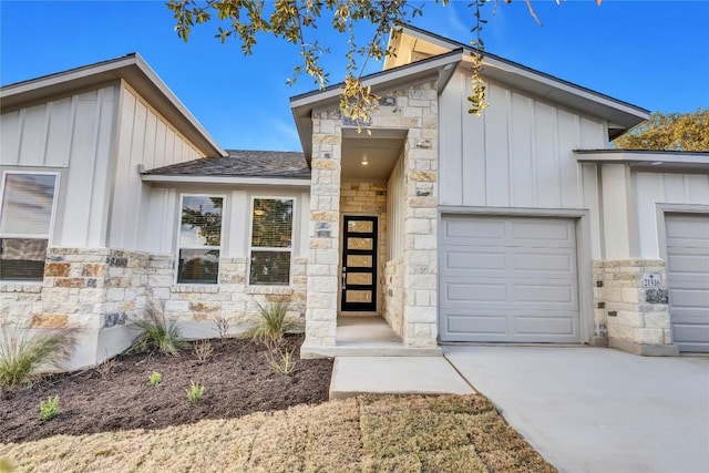 view of front of home with a garage