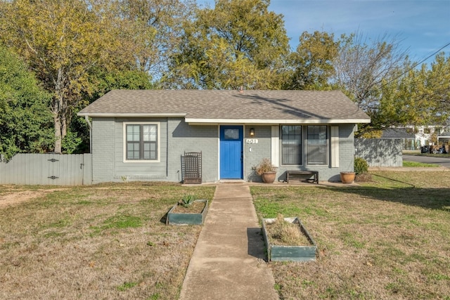 view of front of house featuring a front yard