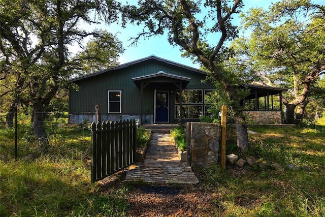 view of front of property