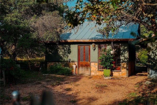 view of outbuilding