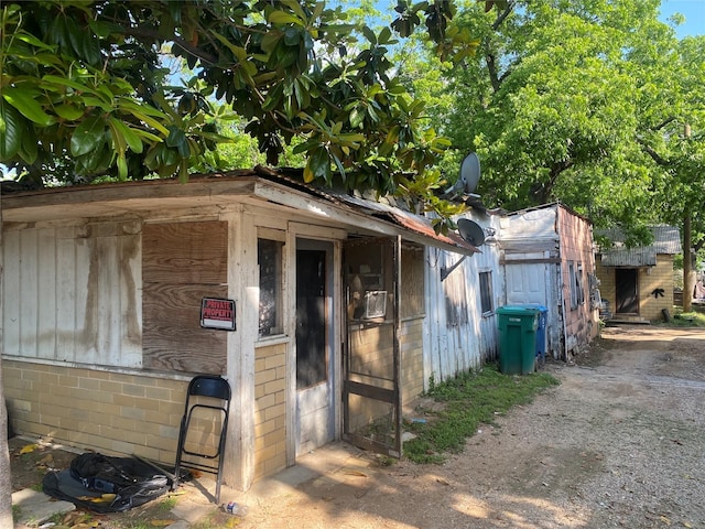 view of outbuilding