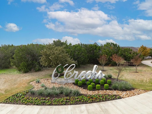 view of community / neighborhood sign